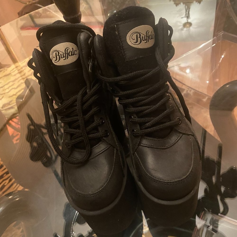 BUFFALO LONDON Rising Towers High Black Sneakers